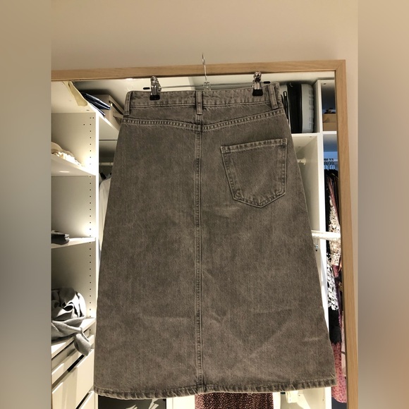 Denim gray knee length skirt from zara kids in a-line shape with a slit - Picture 3 of 4